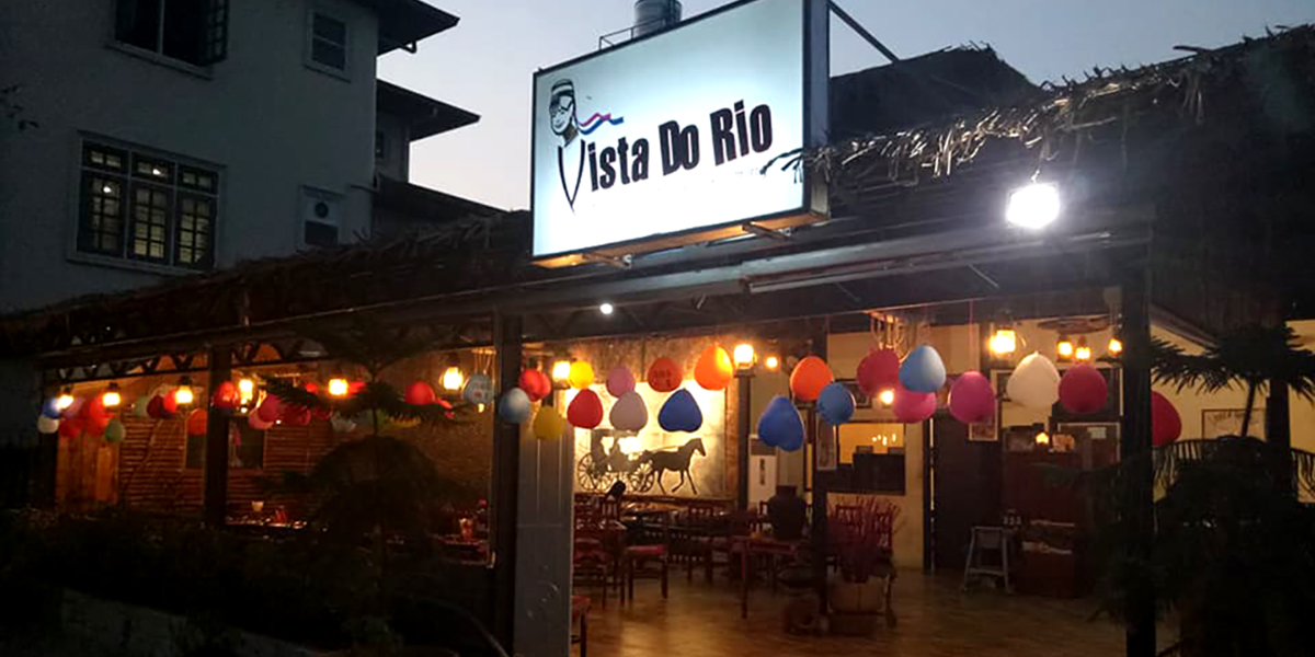 Vista Do Rio Kayan Traditional Fine Dining