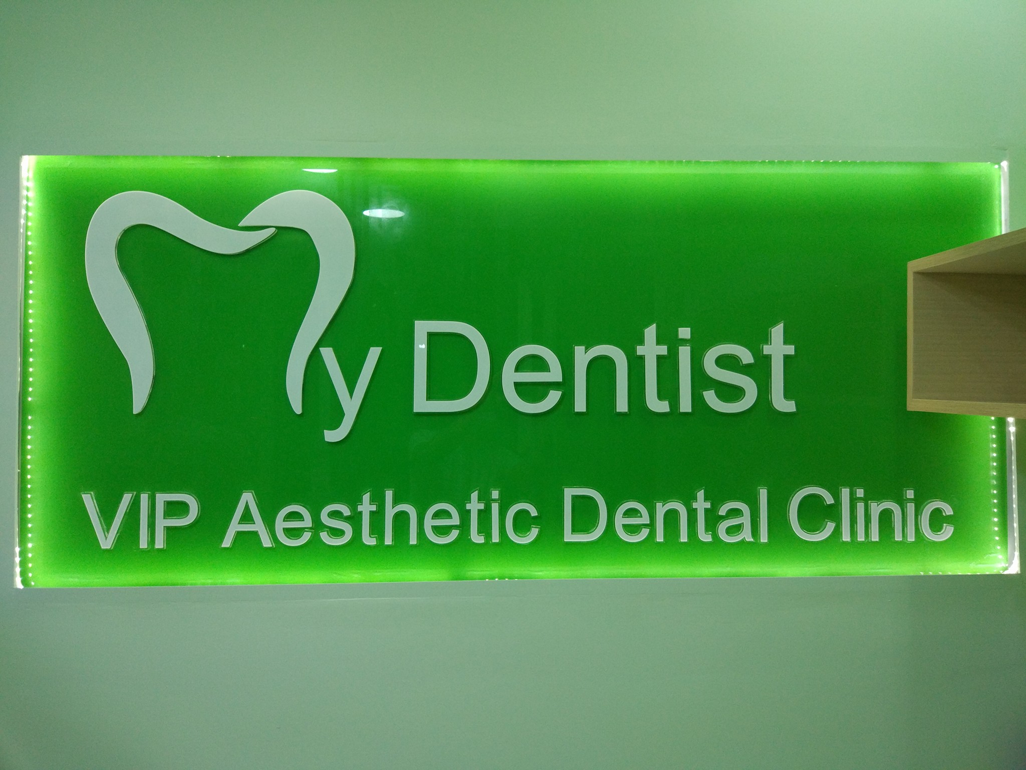 Dentist