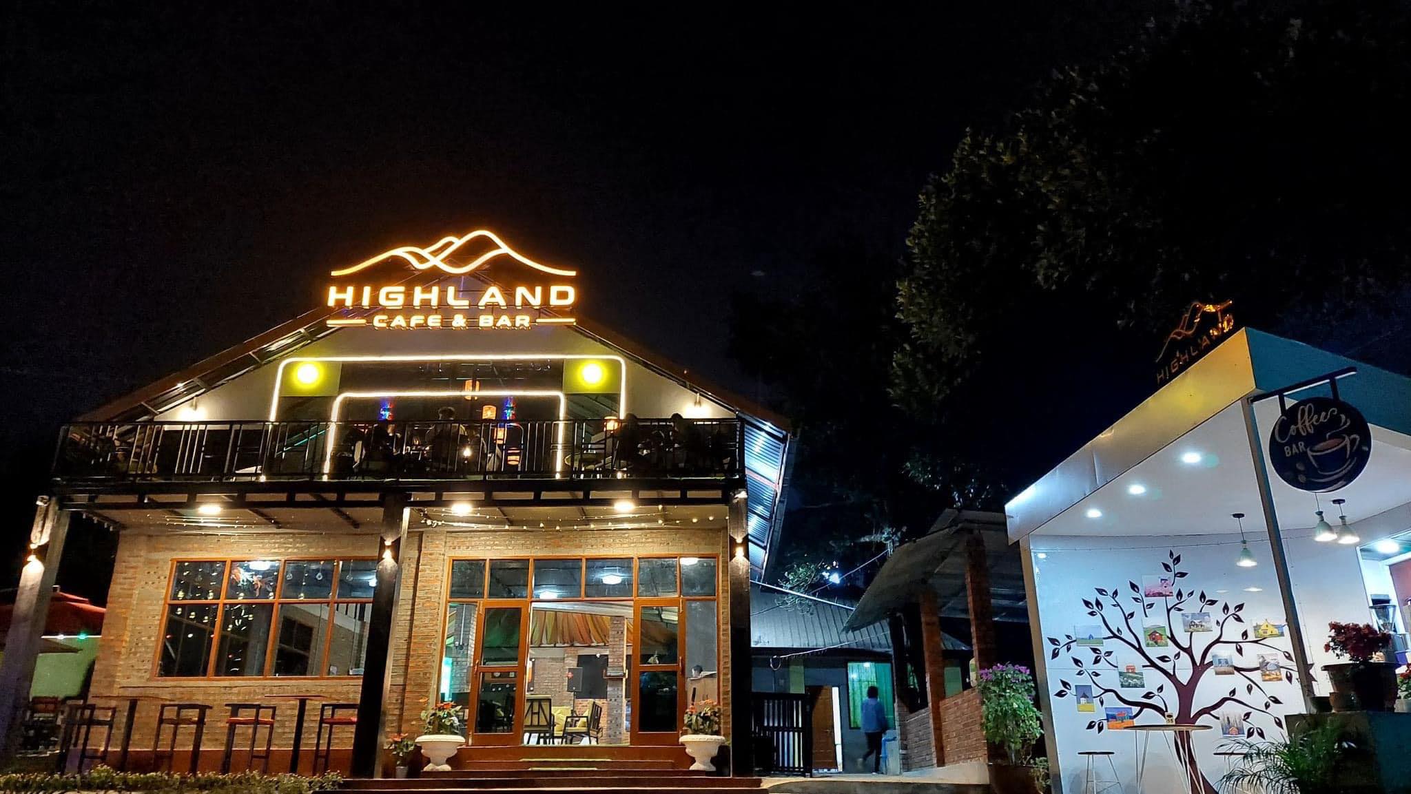 HIGHLAND Cafe & Bar